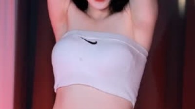 한갱 나이키 튜브탑 끝팬티 노출