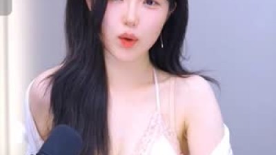 BJ 성하 흰 레이스 슬립 뽀얀 가슴골
