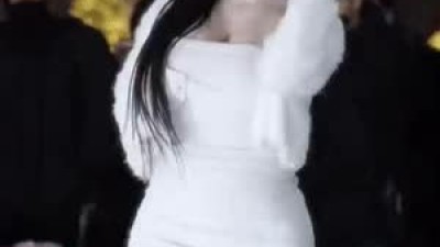 퀸다미 홍대 버스킹 파멸적인 가슴 무브먼트