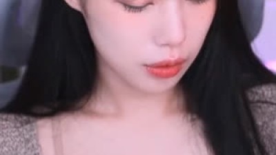 BJ 굥이 가슴골 제대로 갈라진 골지 나시