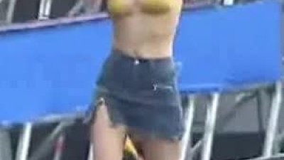 비비 워터밤 비키니 가슴 탄력