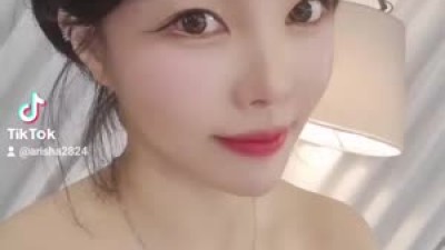 아프리카 복귀 했다는 BJ 아리샤 오프솔더 가슴골