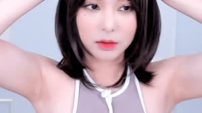 구수한 닉네임 여캠 BJ 김수팔 홀터넥 민소매 옆가슴 노출