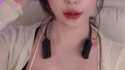 가슴 모양이 예쁜 대만 누나