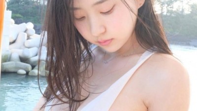 신재은 팬티 둔덕 노브라 헐렁 흰나시