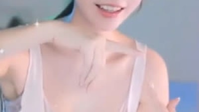 둘기얏 연분홍빛 원피스 입고 사쿠란보 숙인 가슴골