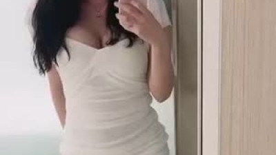 윗가슴 미니 드레스 셀카