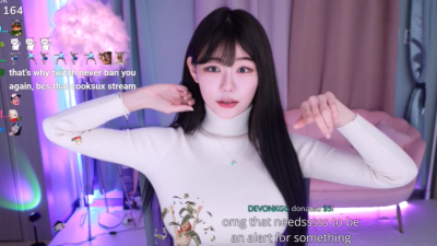 트위치 빛베리 저 팔뚝에 저 미드가 말이안됨