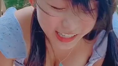 표은지 트리 하우스 계곡 브이로그 숙인 가슴골
