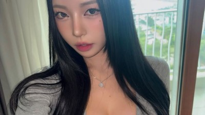 눈빛이 예사롭지않은 누나