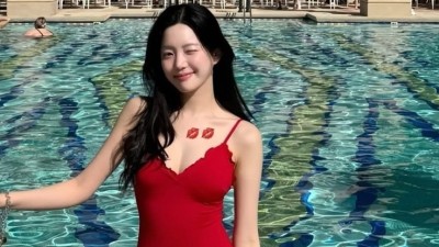 배우 이유비 휴가 셀카